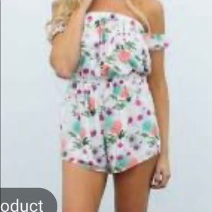 Kittenish Flower Romper. NWT